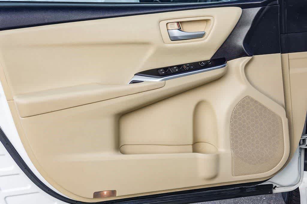 Thumbnail: 2017 Toyota Camry - 19