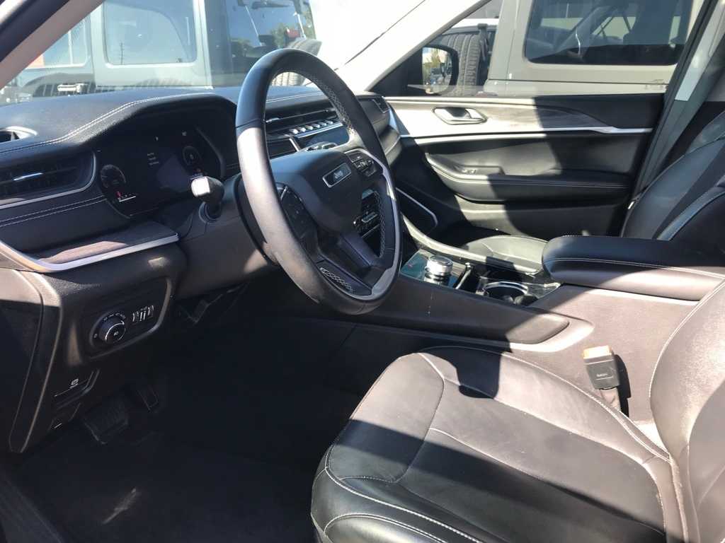 Thumbnail: 2022 Jeep Grand Cherokee - 4