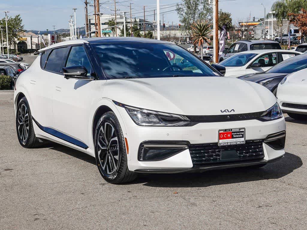 Thumbnail: 2022 Kia EV6 - 3