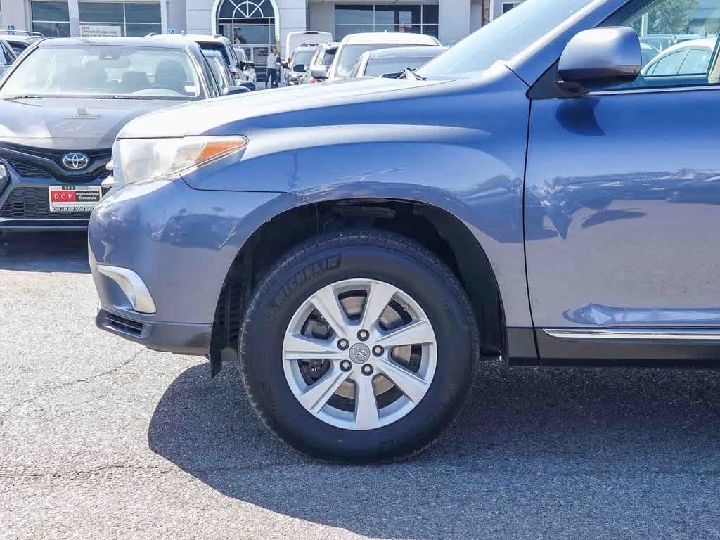 Thumbnail: 2011 Toyota Highlander - 9
