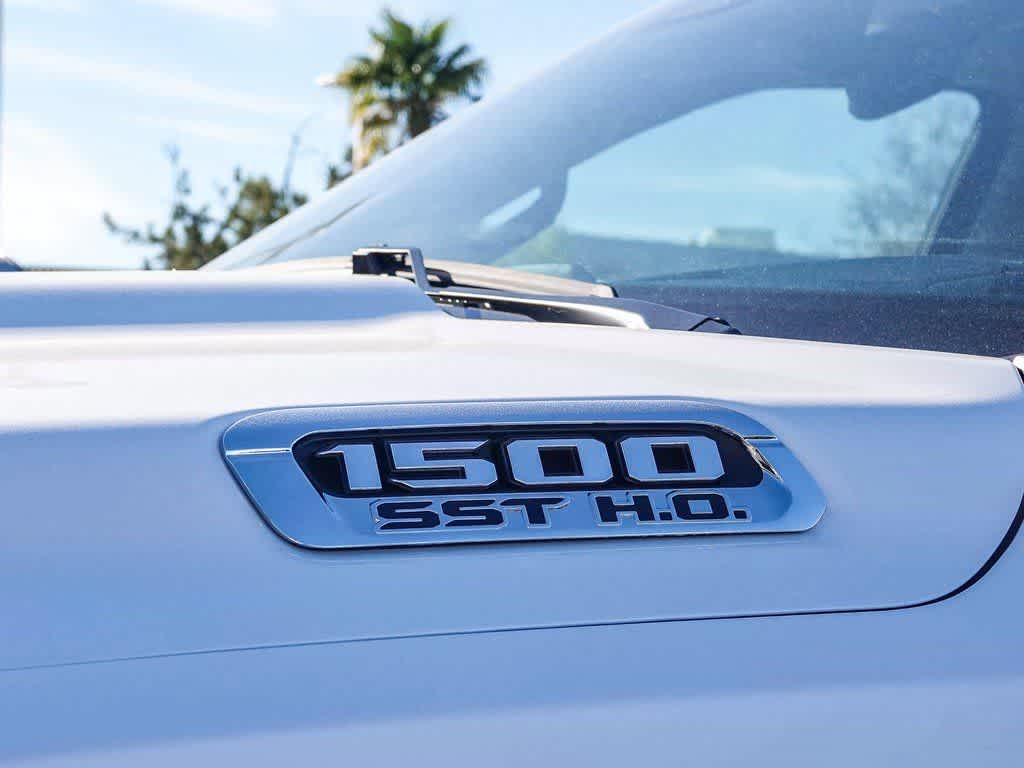 Thumbnail: 2025 RAM 1500 - 9