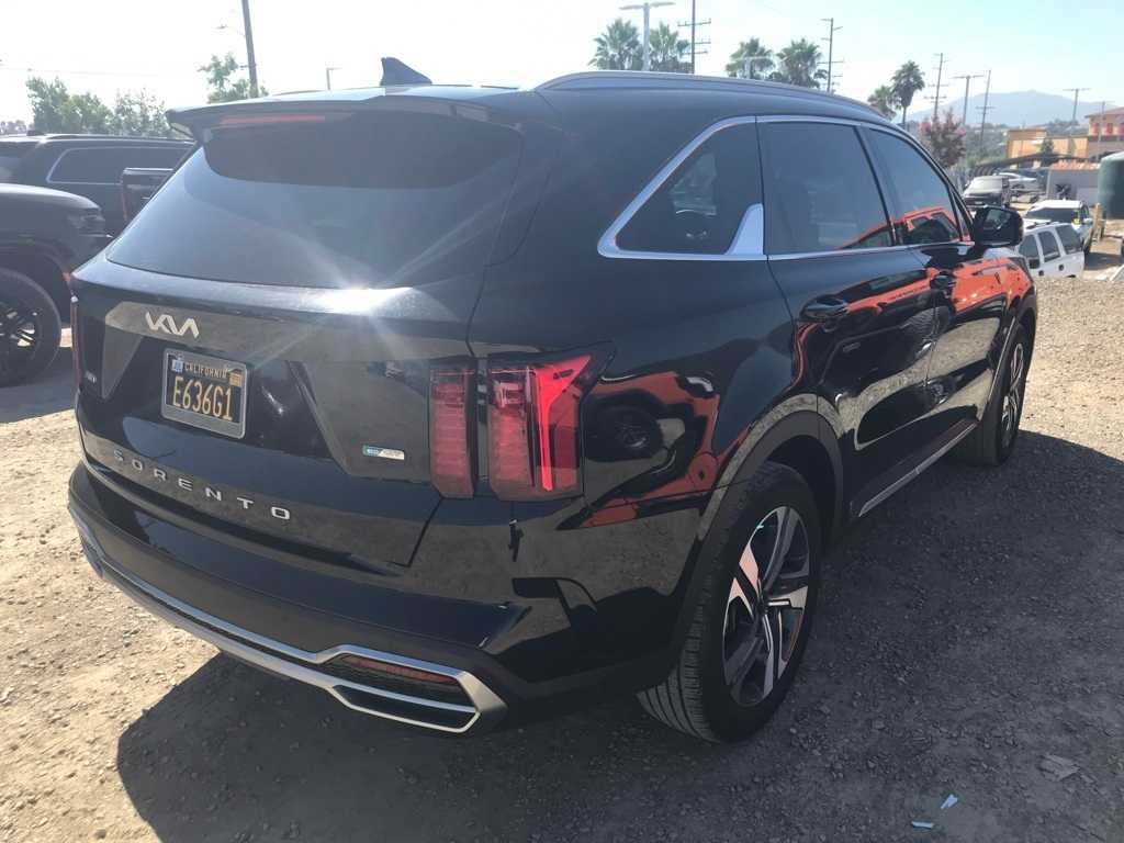 Thumbnail: 2022 Kia Sorento - 3