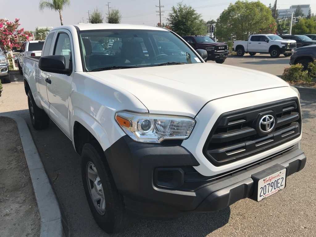 Thumbnail: 2017 Toyota Tacoma - 3
