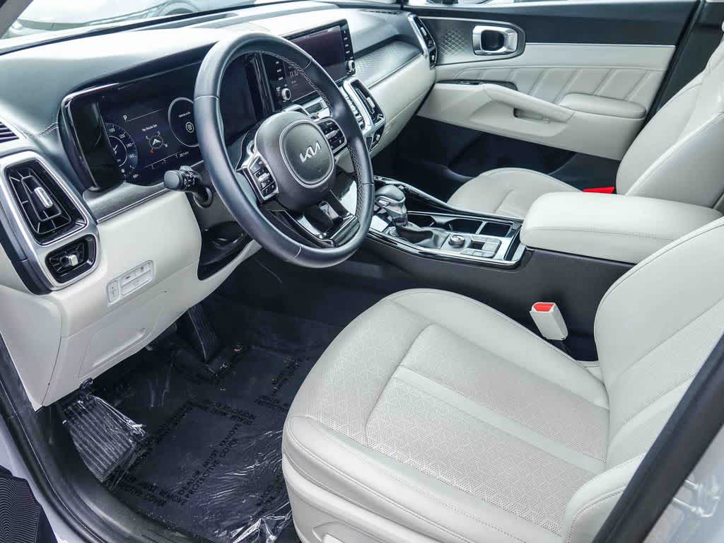Thumbnail: 2023 Kia Sorento - 16