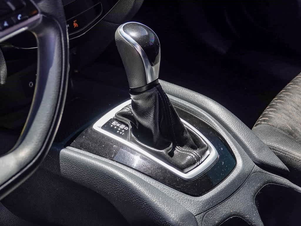 Thumbnail: 2018 Nissan Rogue - 17