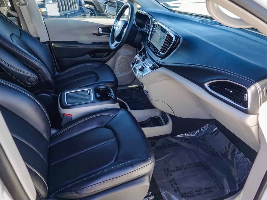 Thumbnail: 2024 Chrysler Pacifica - 15