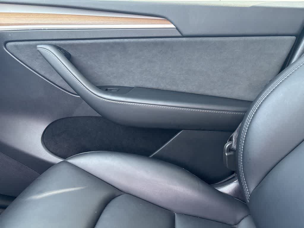 Thumbnail: 2022 Tesla Model Y - 10