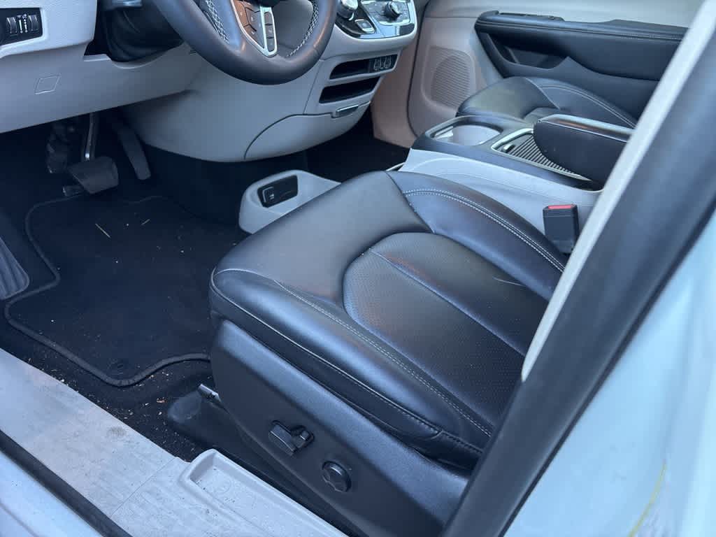 Thumbnail: 2024 Chrysler Pacifica - 11