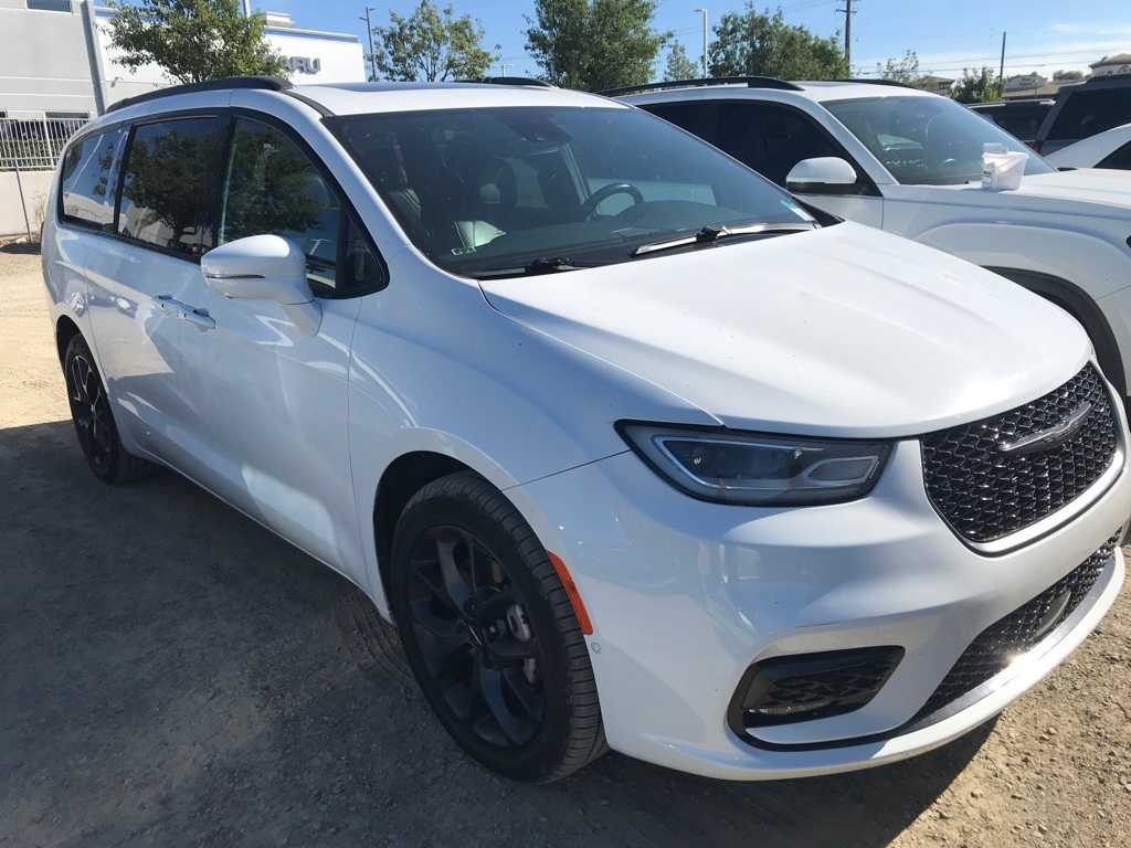Thumbnail: 2021 Chrysler Pacifica - 2