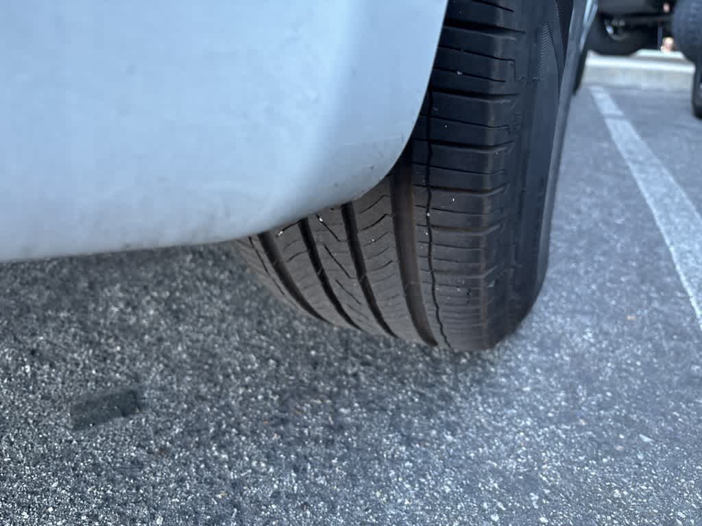 Thumbnail: 2024 Chrysler Pacifica - 8