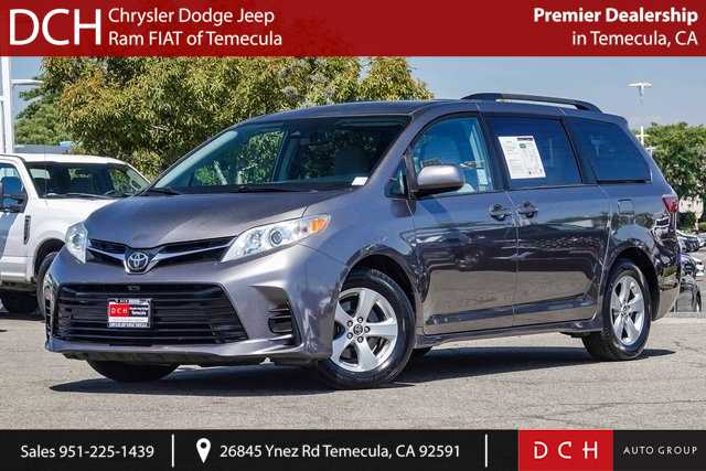 2018 Toyota Sienna LE -
                Temecula, CA