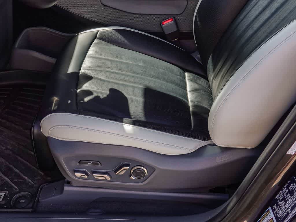 Thumbnail: 2024 Kia EV9 - 20