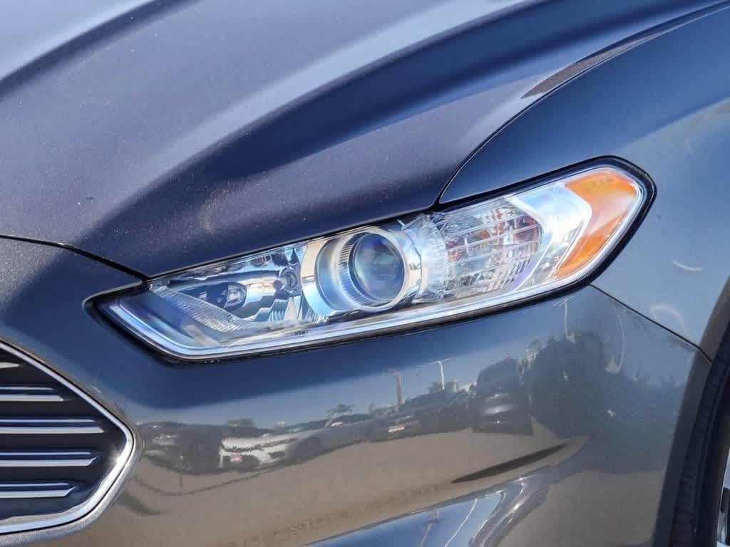 Thumbnail: 2016 Ford Fusion - 8