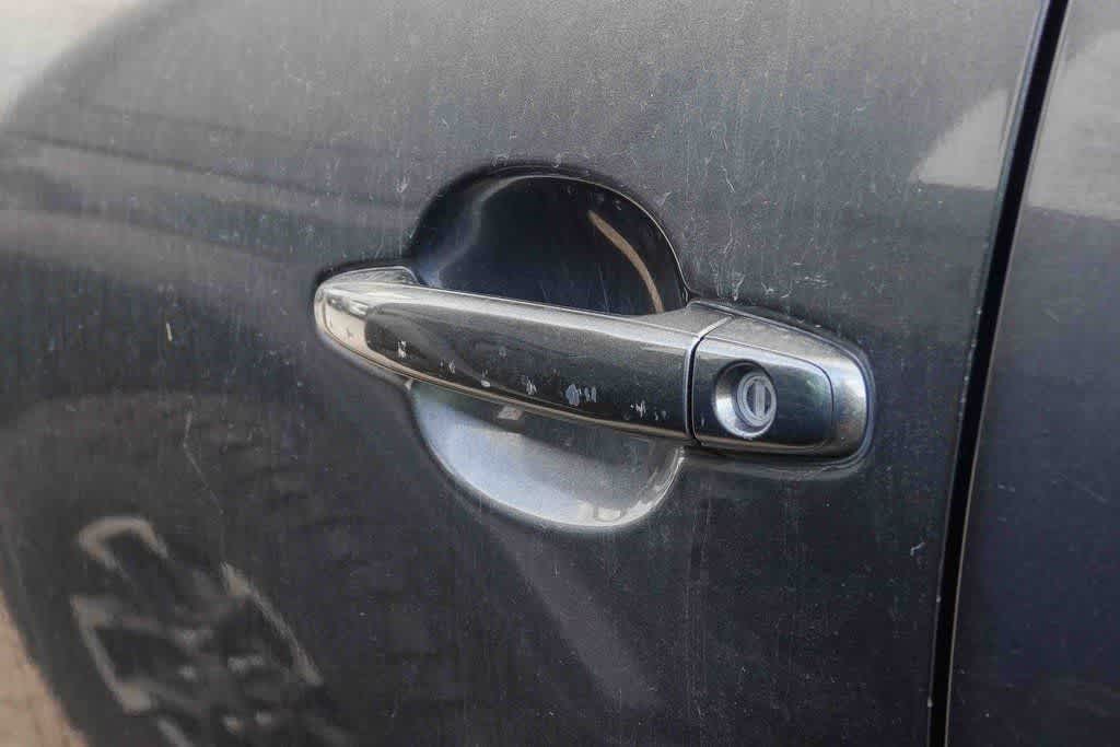 Thumbnail: 2013 Toyota Tacoma - 18