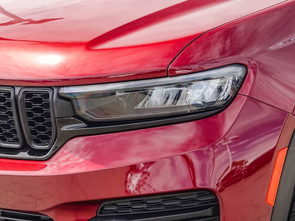 Thumbnail: 2023 Jeep Grand Cherokee - 8