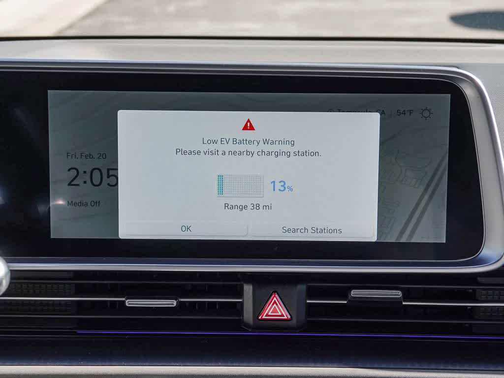 Thumbnail: 2023 Hyundai Ioniq 6 - 13