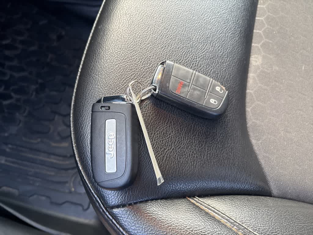 Thumbnail: 2020 Jeep Compass - 10