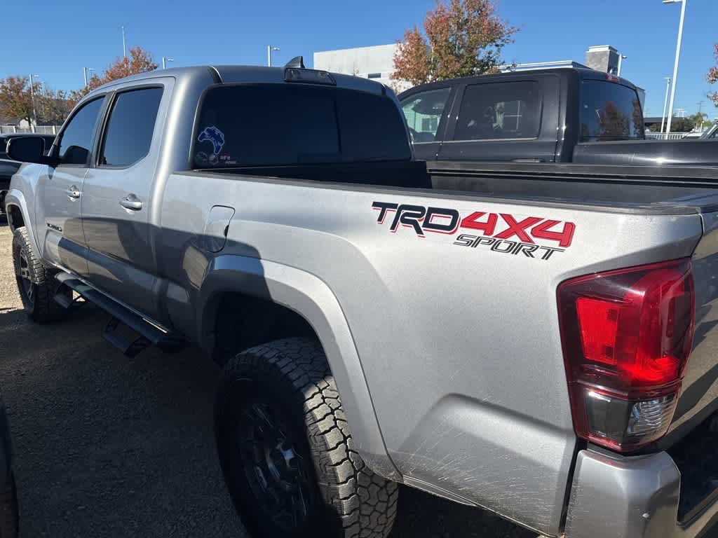 Thumbnail: 2019 Toyota Tacoma - 7