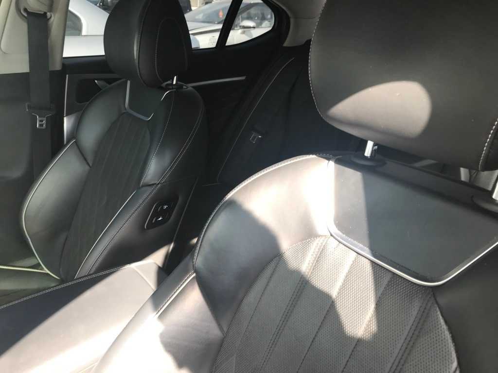 Thumbnail: 2019 Genesis G70 - 9