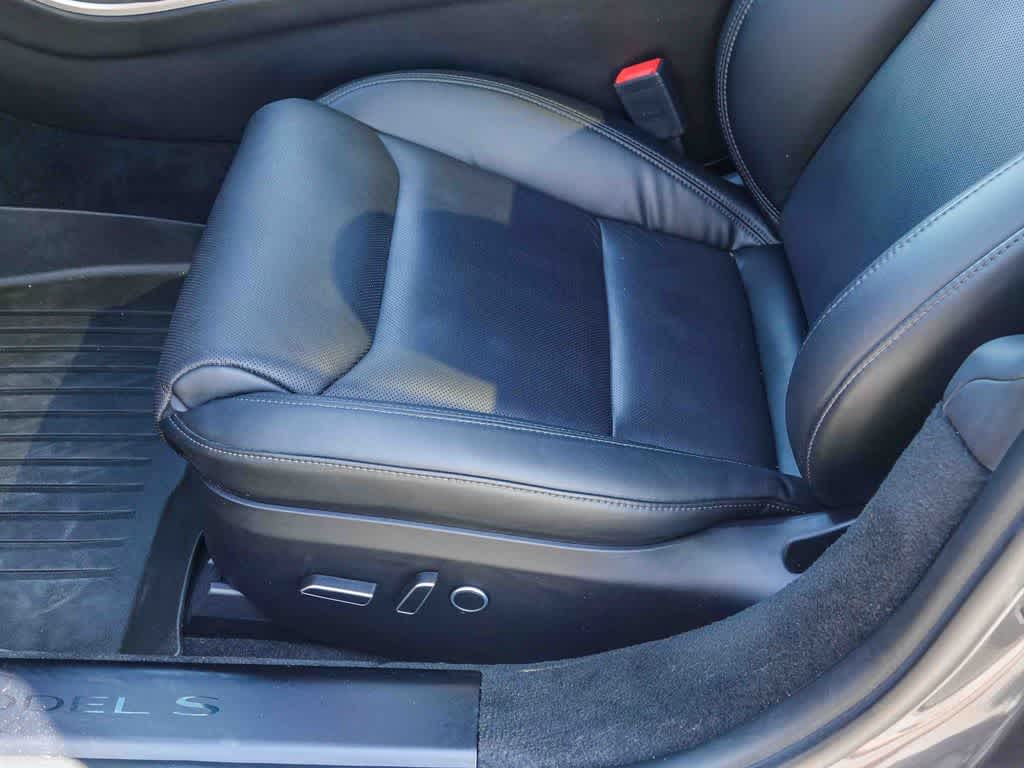 Thumbnail: 2022 Tesla Model S - 17