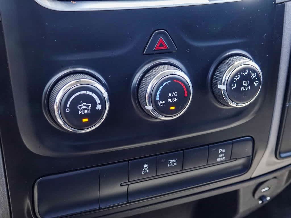 Thumbnail: 2022 RAM 1500 Classic - 21