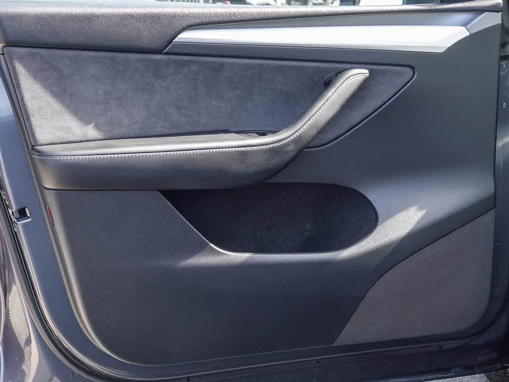 Thumbnail: 2022 Tesla Model Y - 18