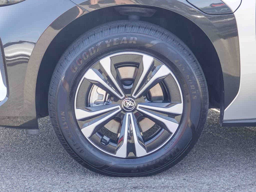 Thumbnail: 2023 Toyota bZ4X - 10