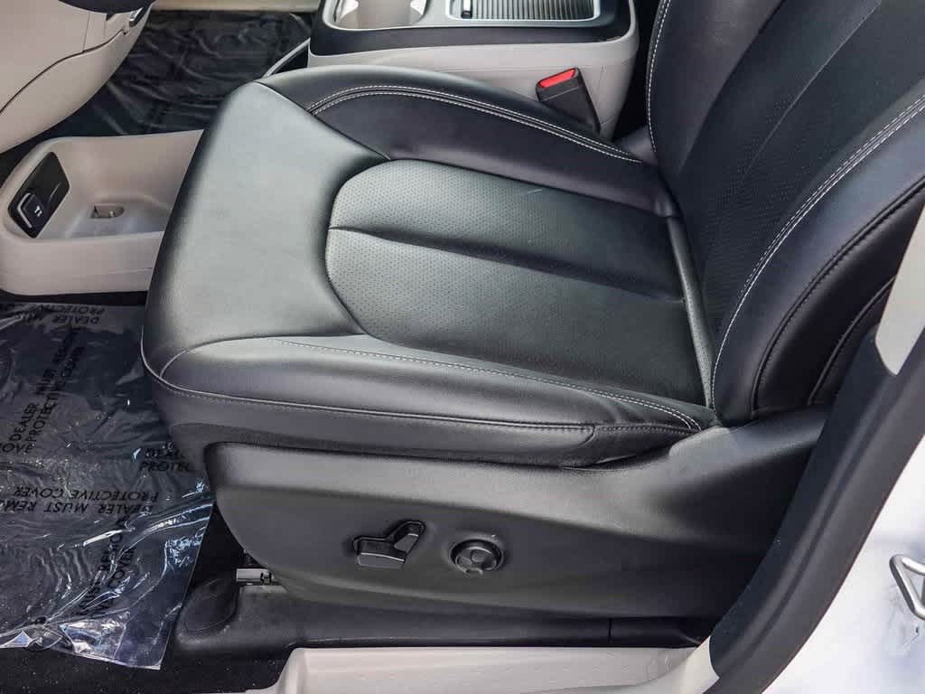 Thumbnail: 2024 Chrysler Pacifica - 20