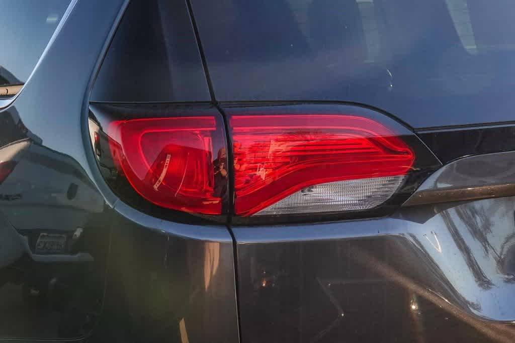 Thumbnail: 2019 Chrysler Pacifica - 16