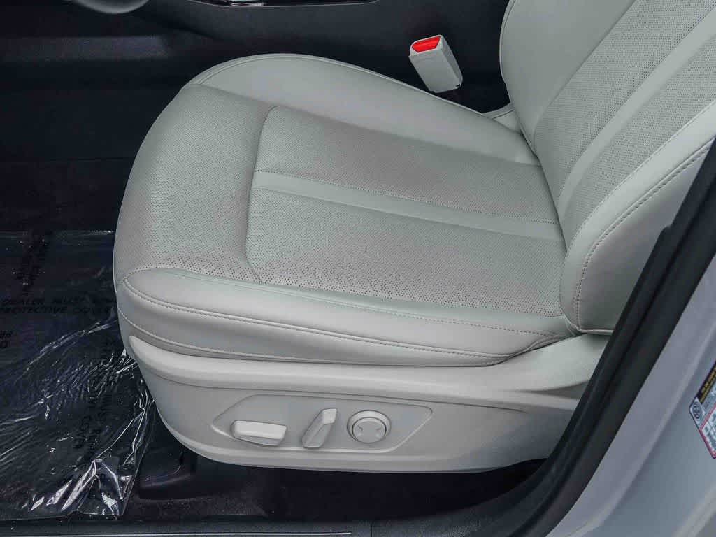 Thumbnail: 2023 Kia Sorento - 20