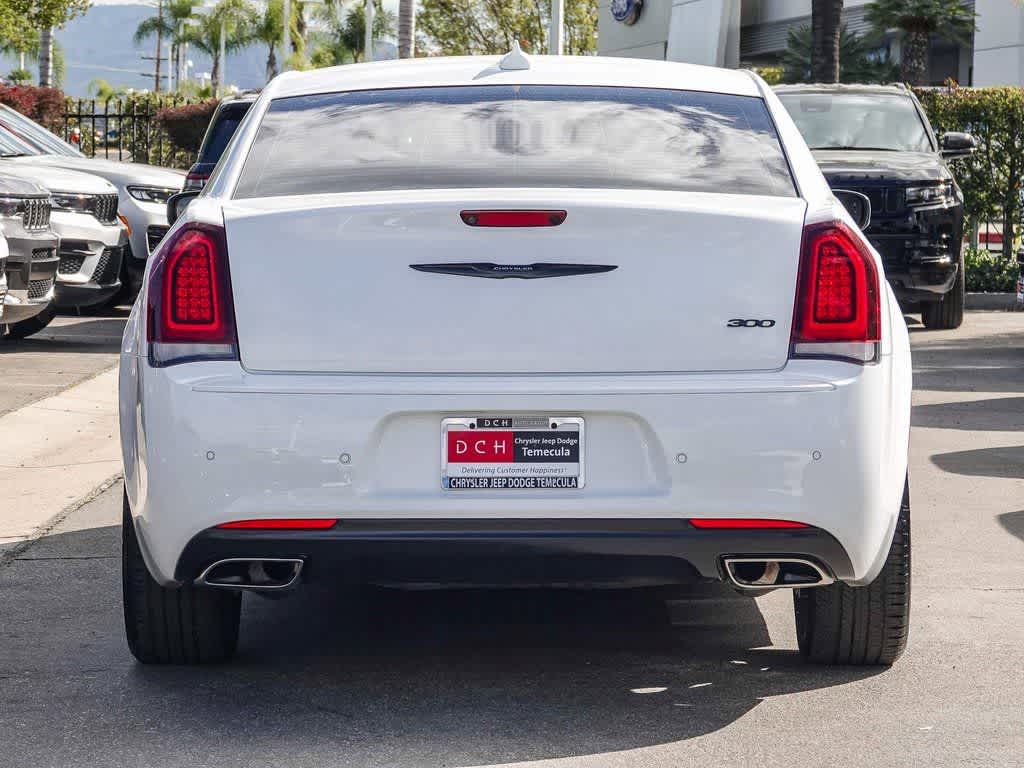 Thumbnail: 2023 Chrysler 300 - 5