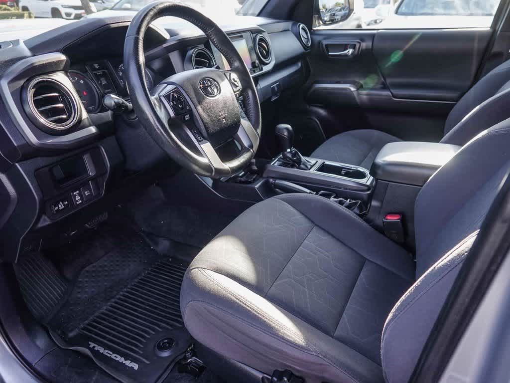 Thumbnail: 2019 Toyota Tacoma - 15