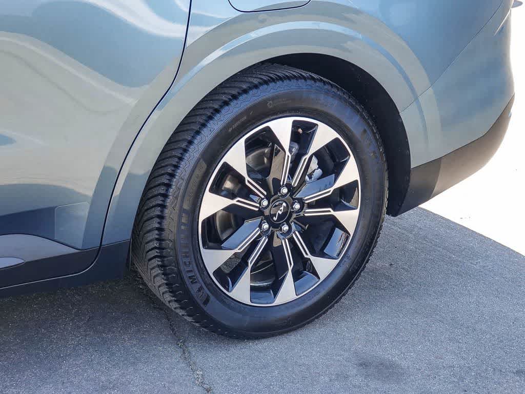 Thumbnail: 2022 Kia Carnival - 10