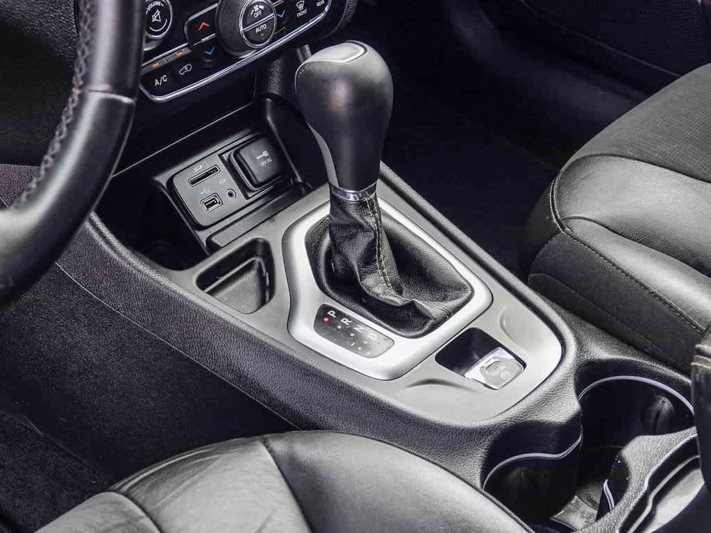 Thumbnail: 2018 Jeep Cherokee - 18