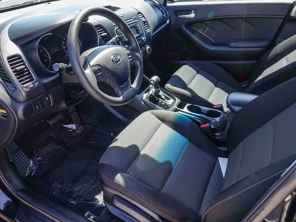 Thumbnail: 2017 Kia Forte - 16