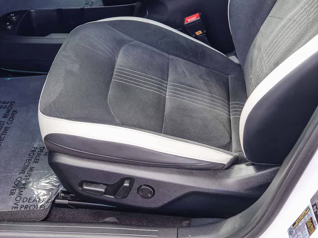 Thumbnail: 2022 Kia EV6 - 20