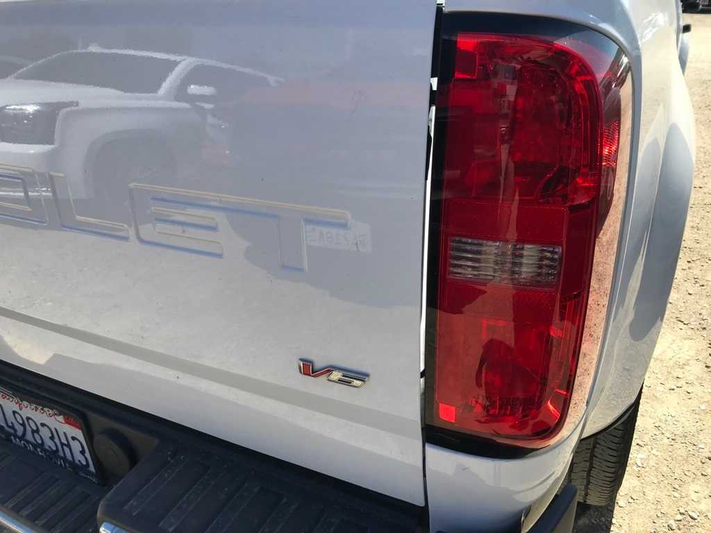 Thumbnail: 2021 Chevrolet Colorado - 4