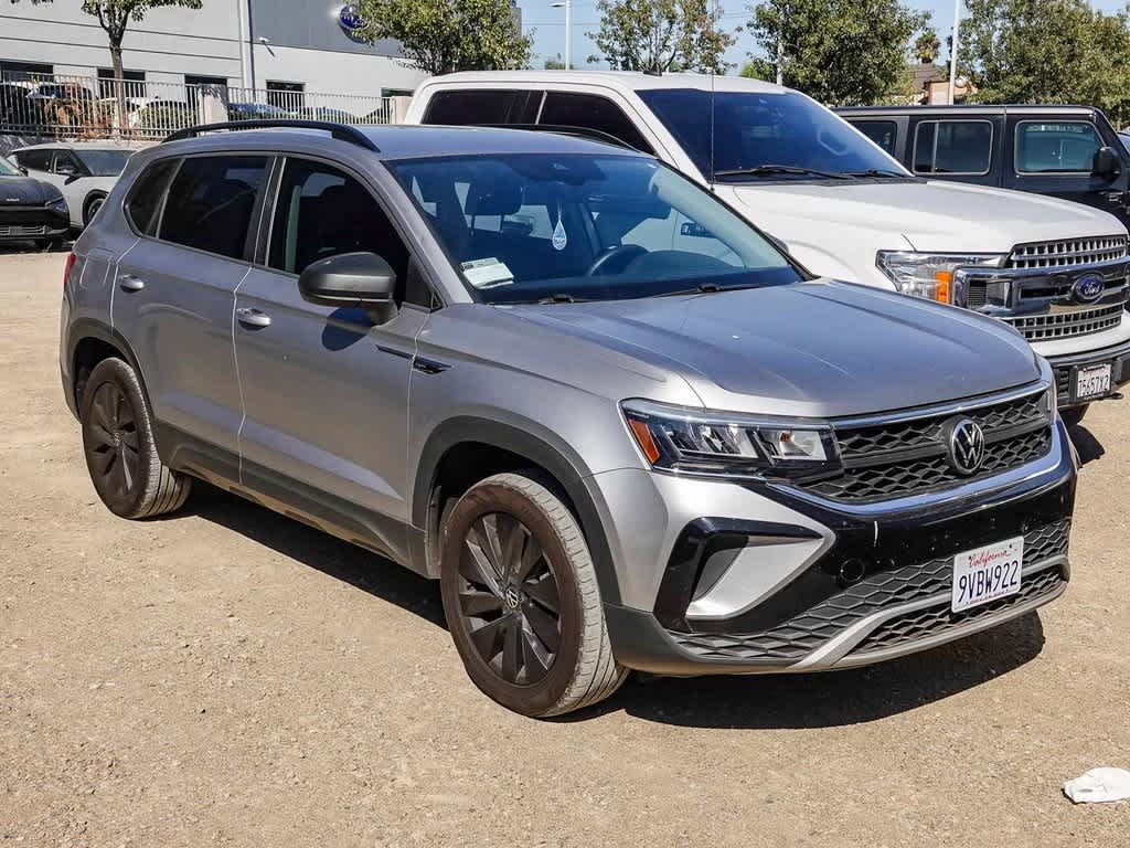 Thumbnail: 2022 Volkswagen Taos - 4