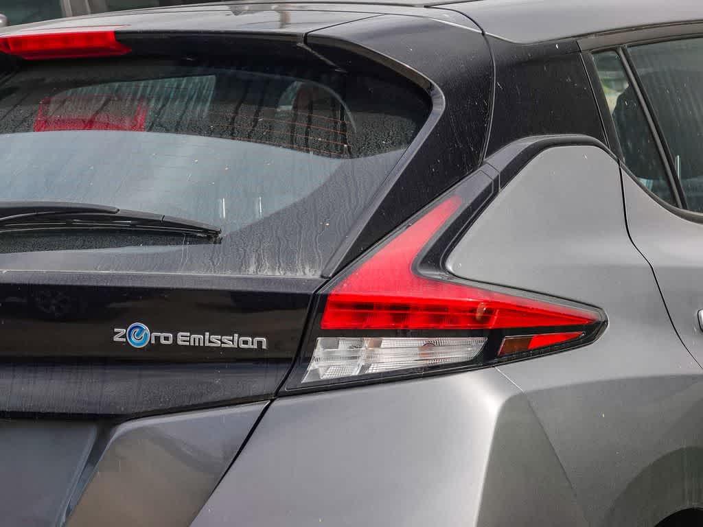 Thumbnail: 2022 Nissan Leaf - 12