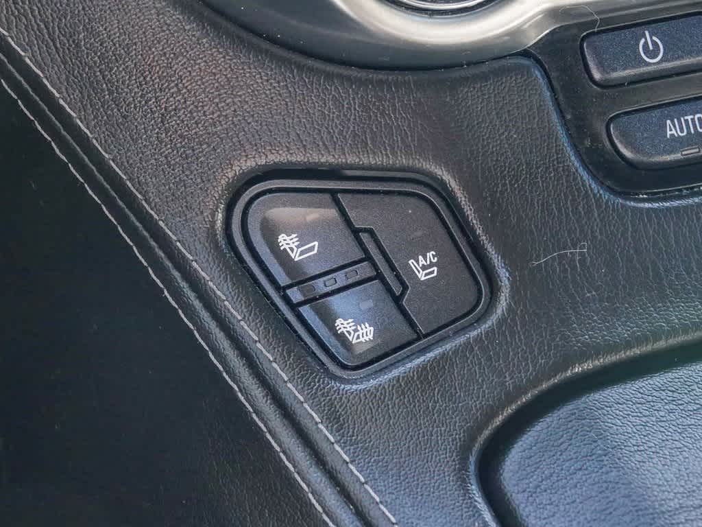 Thumbnail: 2015 Chevrolet Suburban - 23