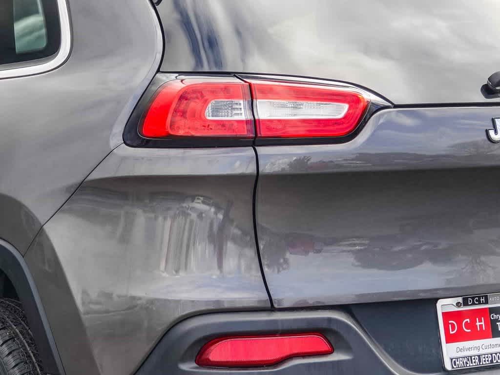 Thumbnail: 2018 Jeep Cherokee - 7