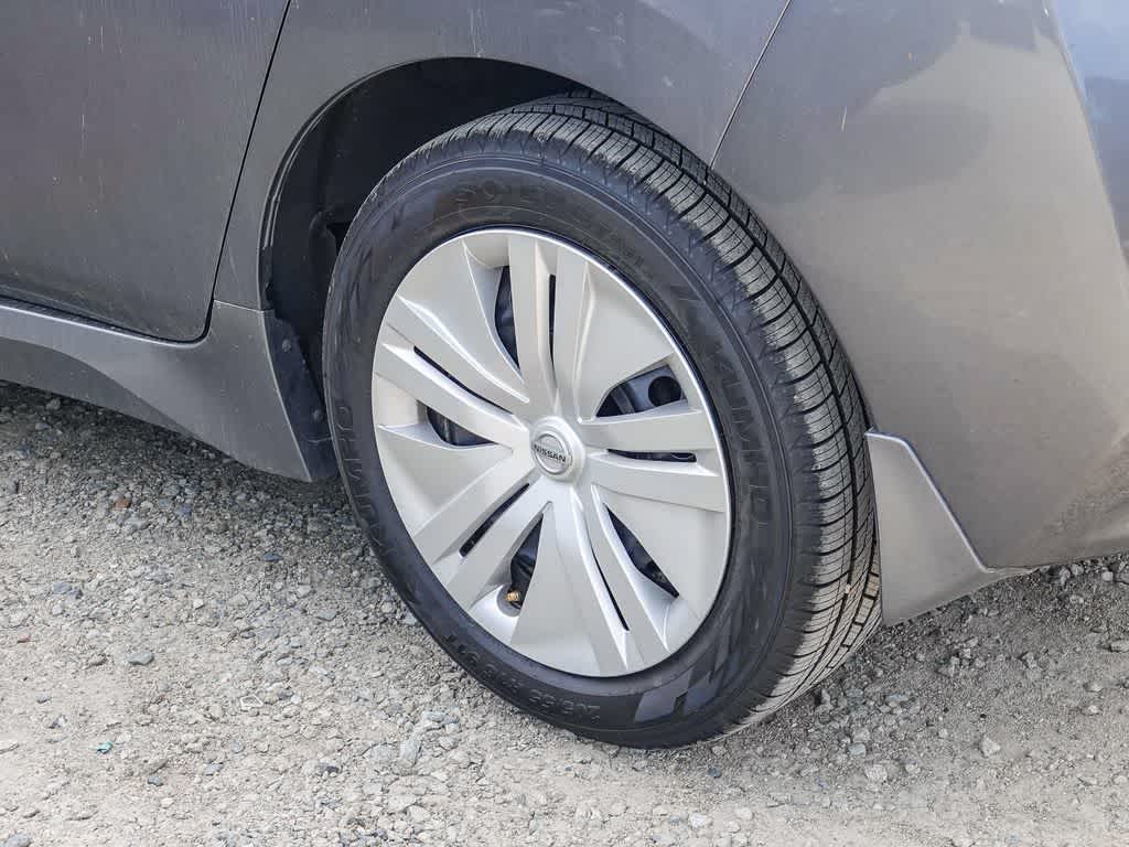 Thumbnail: 2022 Nissan Leaf - 17