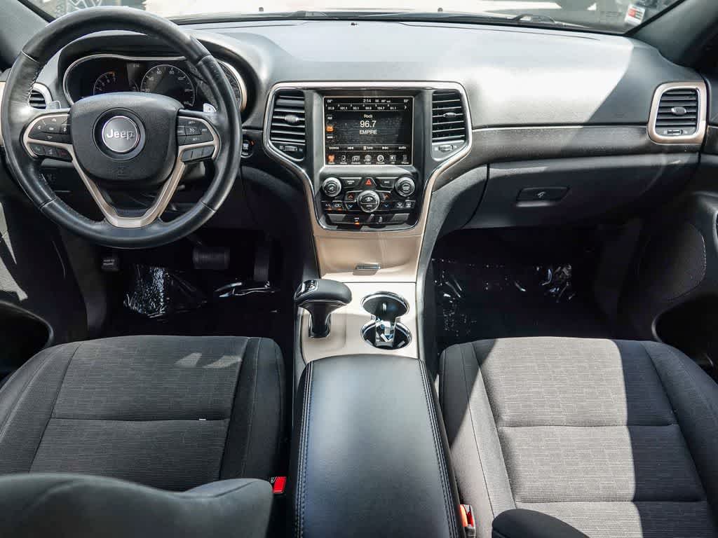 Thumbnail: 2015 Jeep Grand Cherokee - 11