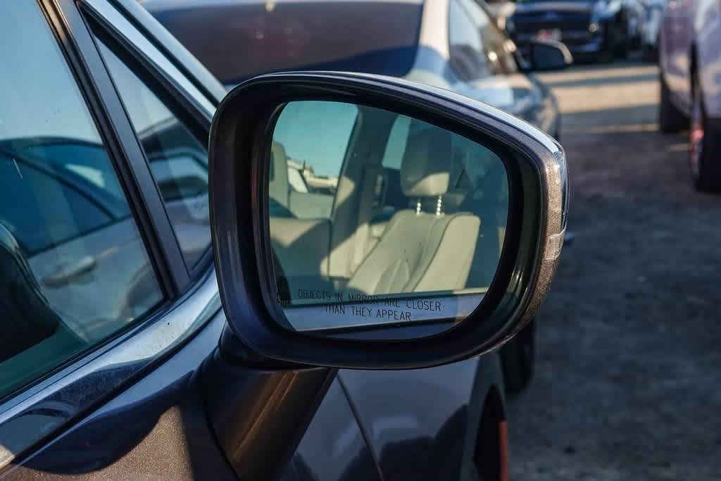 Thumbnail: 2019 Chrysler Pacifica - 8