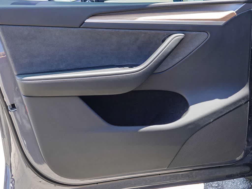 Thumbnail: 2023 Tesla Model Y - 18