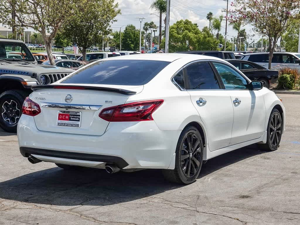 Thumbnail: 2017 Nissan Altima - 4