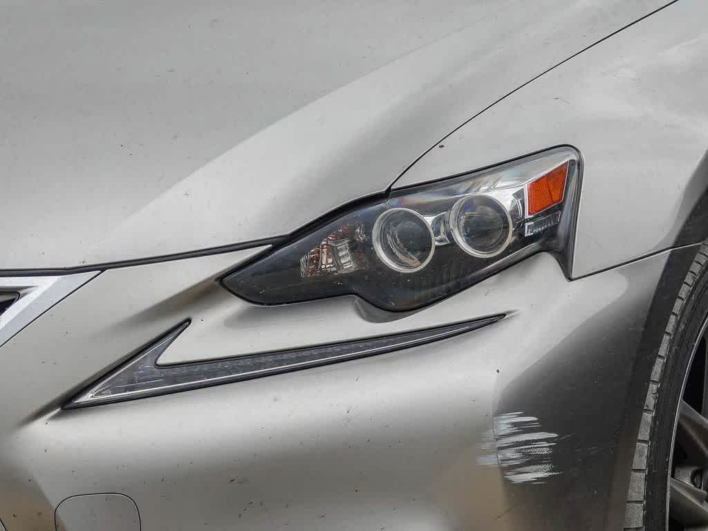 Thumbnail: 2016 Lexus IS - 2