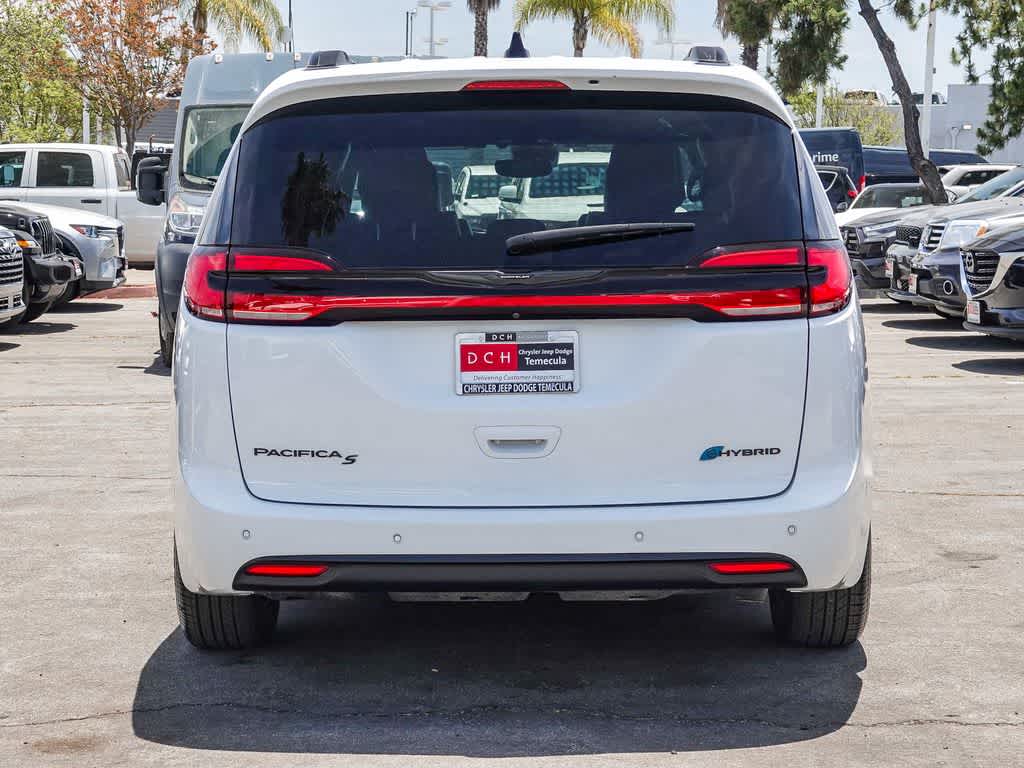 Thumbnail: 2024 Chrysler Pacifica - 4