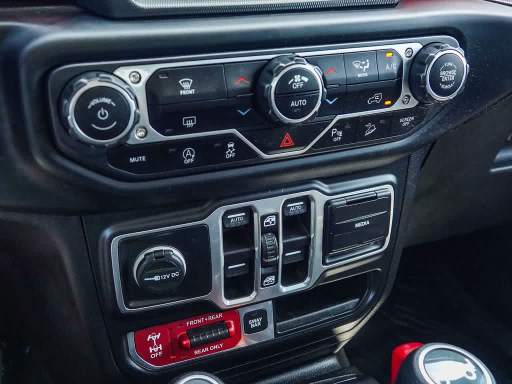 Thumbnail: 2018 Jeep Wrangler - 21