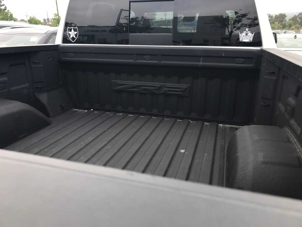2023 Chevrolet Silverado 1500 ZR2 8